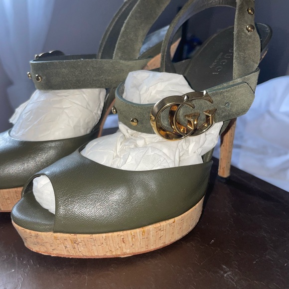 Like New worn 2x excellent condition must see - Picture 4 of 9